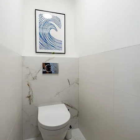 Apartment Modern 1-bedroom In Vydrica Near Castle *