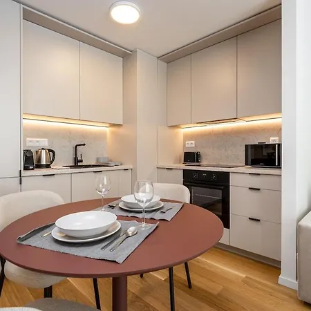 Modern 1-bedroom In Vydrica Near Castle *