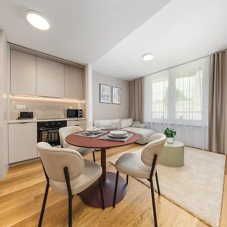 Modern 1-bedroom In Vydrica Near Castle *