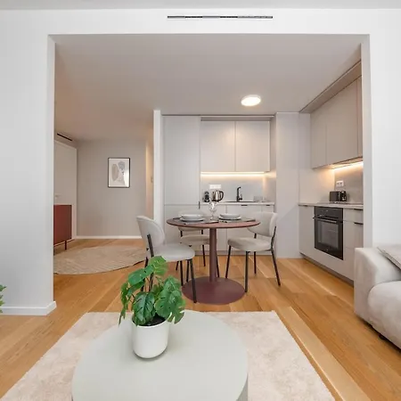 Modern 1-bedroom In Vydrica Near Castle *